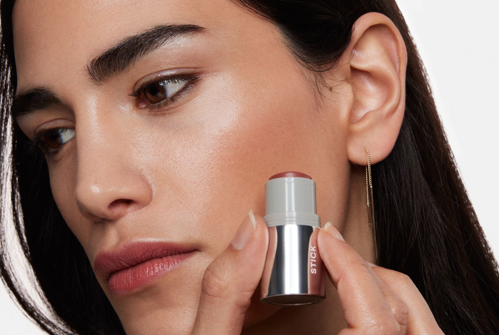 No Make-up Look mit dem Bronzing Stick 03 von LONI BAUR