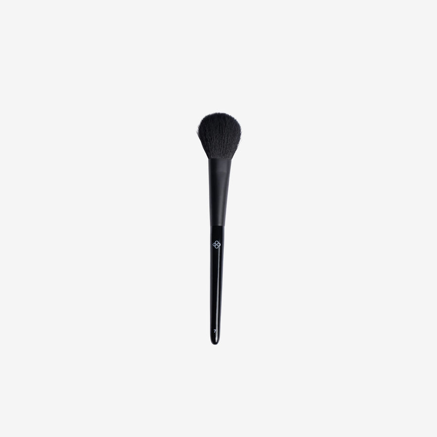 No. 7 FULL COVERAGE FACE BRUSH