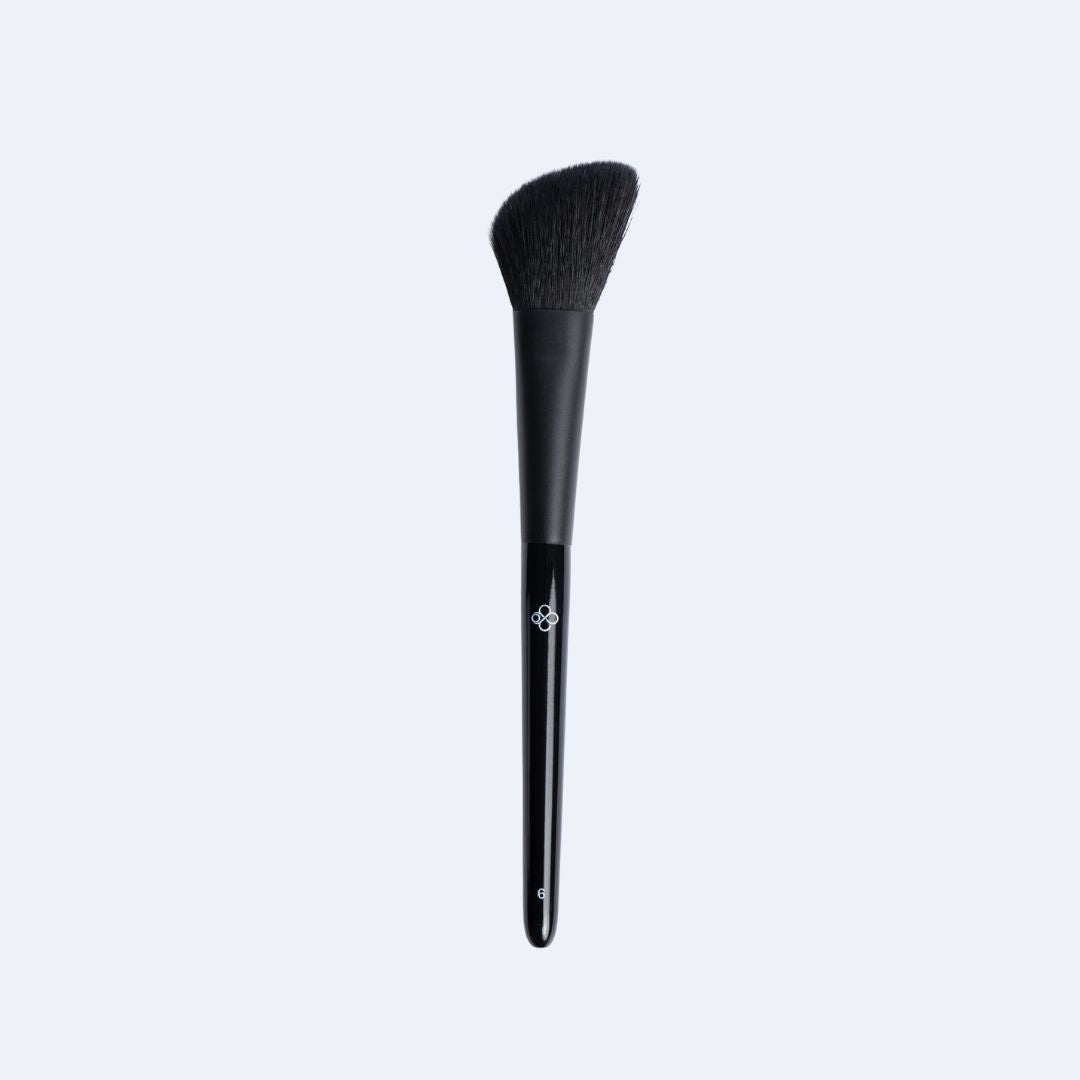 No 6. CONTOURING & SCULPT BRUSH